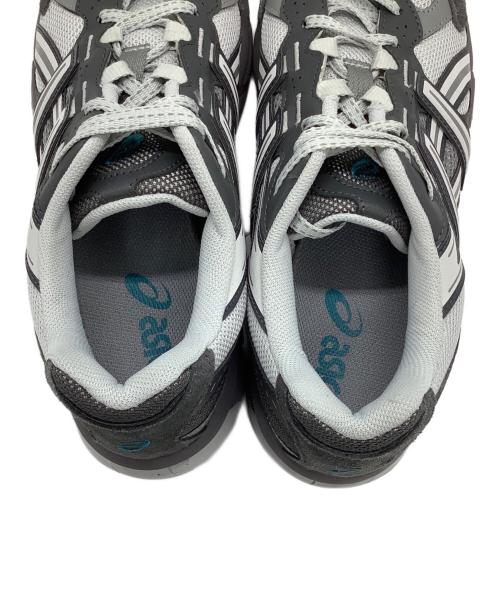 asics（アシックス）asics (アシックス) ローカットスニーカー グレー サイズ:28の古着・服飾アイテム