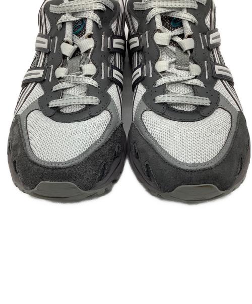 asics（アシックス）asics (アシックス) ローカットスニーカー グレー サイズ:28の古着・服飾アイテム