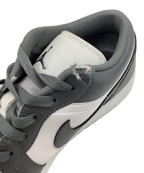 NIKE（ナイキ）NIKE (ナイキ) ローカットスニーカー グレー×ホワイト サイズ:28の古着・服飾アイテム