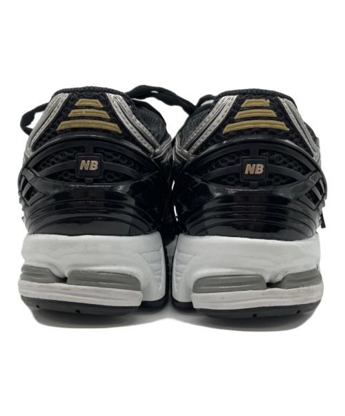 NEW BALANCE（ニューバランス）NEW BALANCE (ニューバランス) ローカットスニーカー ブラック×シルバー サイズ:26.5cmの古着・服飾アイテム