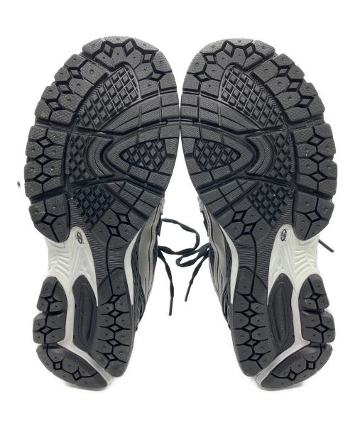 NEW BALANCE（ニューバランス）NEW BALANCE (ニューバランス) ローカットスニーカー ブラック×シルバー サイズ:26.5cmの古着・服飾アイテム