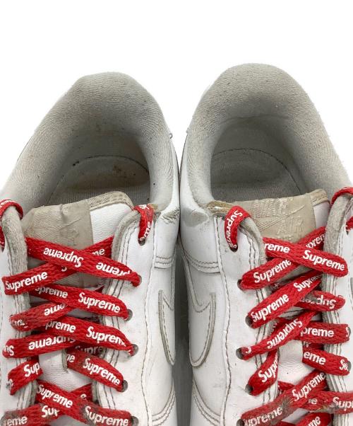 NIKE（ナイキ）NIKE (ナイキ) Supreme (シュプリーム) ローカットスニーカー ホワイト サイズ:27の古着・服飾アイテム
