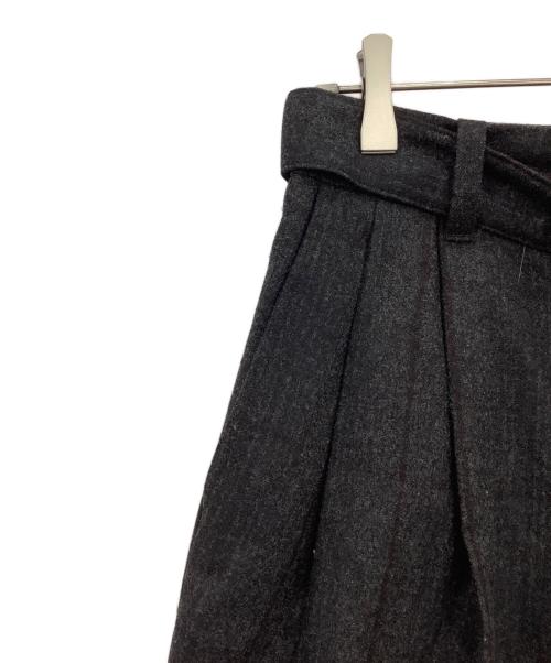 ssstein（シュタイン）ssstein (シュタイン) BELTED WIDE STRAIGHT TROUSERS グレー サイズ:Sの古着・服飾アイテム