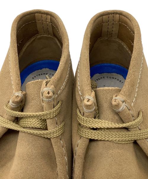 CLARKS（クラークス）CLARKS (クラークス) ワラビーブーツ ベージュ サイズ:26.5の古着・服飾アイテム