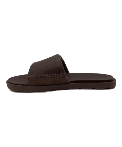 UGG（アグ）UGG (アグ) サンダル ブラウン サイズ:28の古着・服飾アイテム