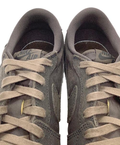 NIKE（ナイキ）NIKE (ナイキ) TRAVIS SCOTT (トラヴィススコット) ローカットスニーカー ブラウン サイズ:27.5の古着・服飾アイテム
