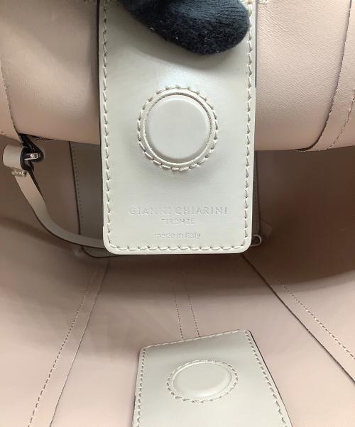 GIANNI CHIARINI（ジャンニ キアリーニ）GIANNI CHIARINI (ジャンニ キアリーニ) ハンドバッグ ベージュの古着・服飾アイテム