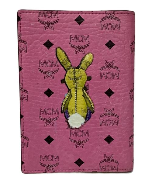 MCM（エムシーエム）MCM (エムシーエム) パスポートケース ピンク×イエローの古着・服飾アイテム
