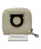 Salvatore Ferragamoサルヴァトーレ フェラガモ）の古着「ラウンドファスナー財布」｜ベージュ