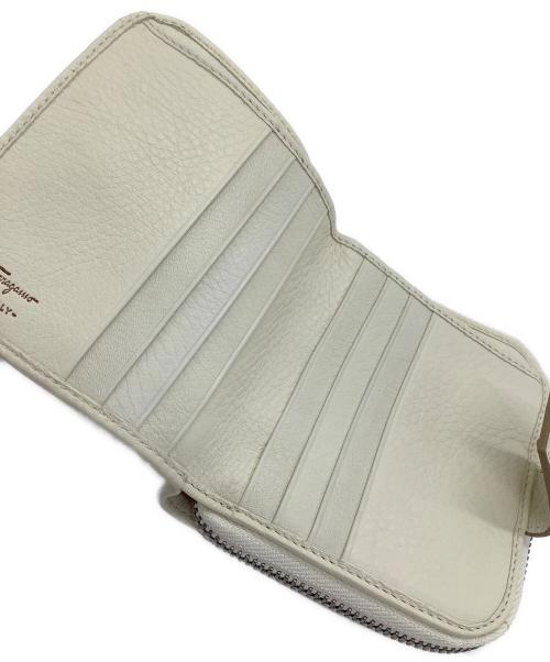 Salvatore Ferragamo（サルヴァトーレ フェラガモ）Salvatore Ferragamo (サルヴァトーレ フェラガモ) ラウンドファスナー財布 ベージュの古着・服飾アイテム