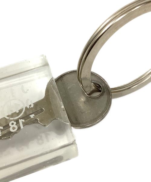 Maison Margiela（メゾンマルジェラ）Maison Margiela (メゾンマルジェラ) レジン メタル カレンダー キーリング キーホルダー クリアの古着・服飾アイテム