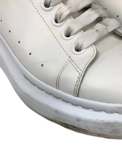 ALEXANDER McQUEEN（アレキサンダーマックイーン）ALEXANDER McQUEEN (アレキサンダーマックイーン) オーバーサイズド レザー スニーカー ホワイト サイズ:40の古着・服飾アイテム