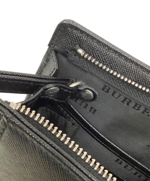 BURBERRY（バーバリー）BURBERRY (バーバリー) クラッチバッグ ブラックの古着・服飾アイテム
