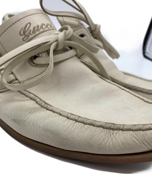 GUCCI（グッチ）GUCCI (グッチ) デッキシューズ ベージュ サイズ:SIZE 41 1/2の古着・服飾アイテム