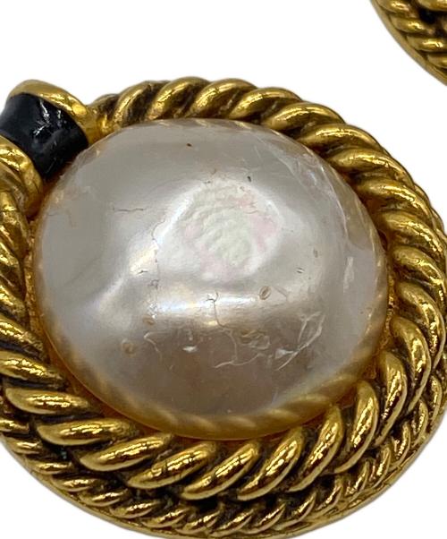 CHANEL（シャネル）CHANEL (シャネル) パールイヤリング ゴールド×ブラックの古着・服飾アイテム