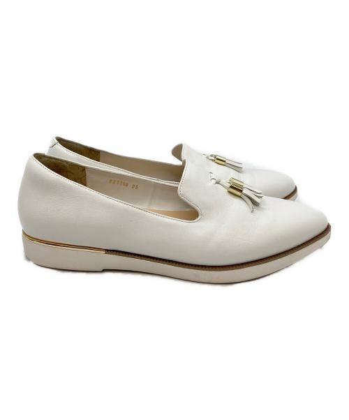 卑弥呼（ヒミコ）卑弥呼 (ヒミコ) 軽量タッセルローファー ホワイト サイズ:25cmの古着・服飾アイテム