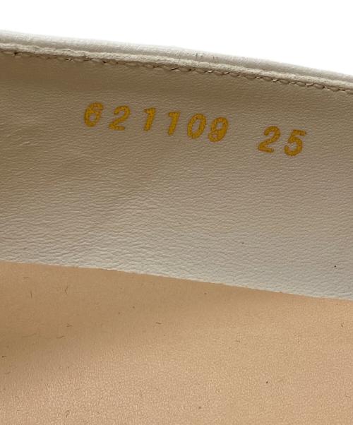 卑弥呼（ヒミコ）卑弥呼 (ヒミコ) 軽量タッセルローファー ホワイト サイズ:25cmの古着・服飾アイテム