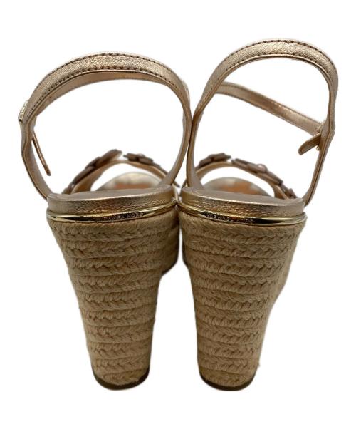 MICHAEL KORS（マイケル・コース）MICHAEL KORS (マイケルコース) フラワーモチーフ ジュートウェッジサンダル コッパー サイズ:7.5の古着・服飾アイテム