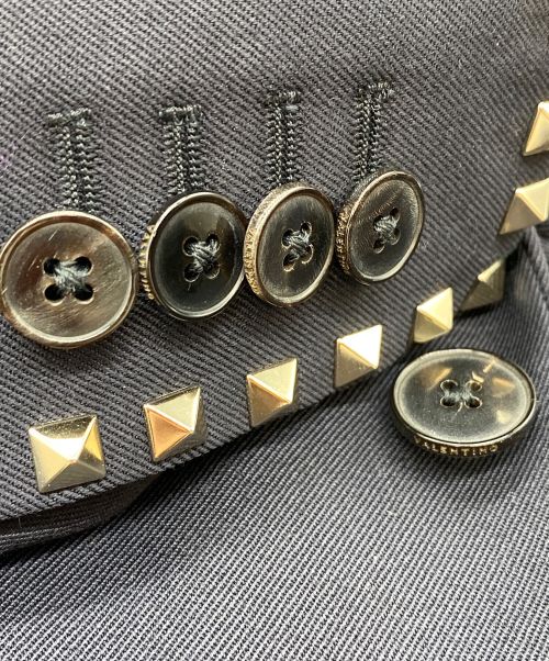 VALENTINO（ヴァレンティノ）VALENTINO (ヴァレンティノ) ロックスタッズ付 紺ブレザー ネイビー サイズ:SIZE 48 (M)の古着・服飾アイテム