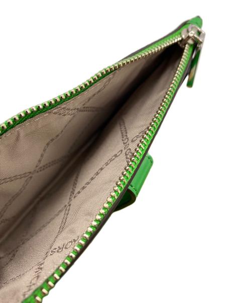 MICHAEL KORS（マイケル・コース）MICHAEL KORS (マイケルコース) レザースマホウォレット グリーン 未使用品の古着・服飾アイテム