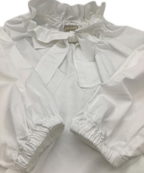 UNITED ARROWS TOKYO（ユナイテッドアローズトウキョウ）UNITED ARROWS TOKYO (ユナイテッドアローズトウキョウ) ギャザーフリルリボンブラウス ホワイト サイズ:SIZE 38の古着・服飾アイテム