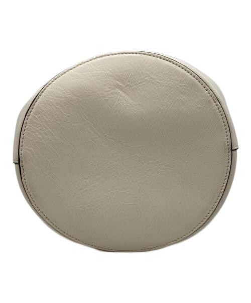 J&M DAVIDSON（ジェイ＆エム デヴィッドソン）J&M DAVIDSON (ジェイ＆エム デヴィッドソン) バケットバッグ ホワイトの古着・服飾アイテム