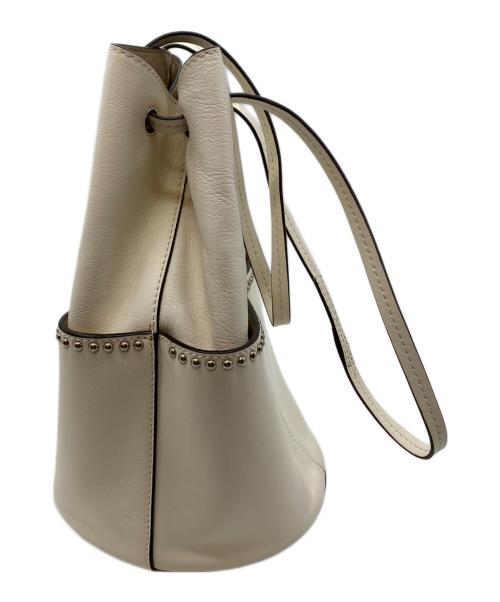 J&M DAVIDSON（ジェイ＆エム デヴィッドソン）J&M DAVIDSON (ジェイ＆エム デヴィッドソン) バケットバッグ ホワイトの古着・服飾アイテム