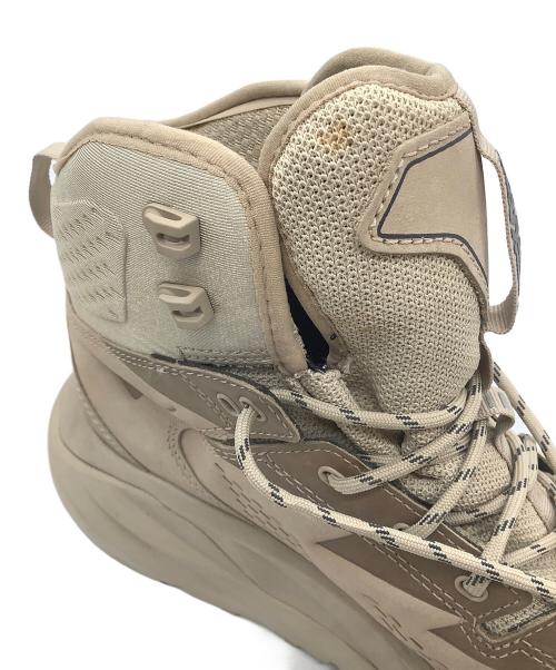 HOKAONEONE（ホカオネオネ）HOKAONEONE (ホカオネオネ) トレッキングシューズ ベージュ サイズ:SIZE 26.5cmの古着・服飾アイテム