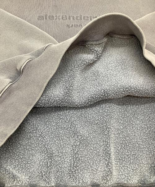 ALEXANDER WANG（アレキサンダー・ワン）ALEXANDER WANG (アレキサンダー・ワン) エンボスロゴ裏起毛スウェット グレー サイズ:SIZE L (175/92)の古着・服飾アイテム