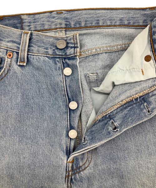 LEVI'S 501（リーバイス）LEVI'S 501 (リーバイス) 90's レギュラーストレートジーンズ ライトブルー サイズ:SIZE 73.5cm (W29)の古着・服飾アイテム