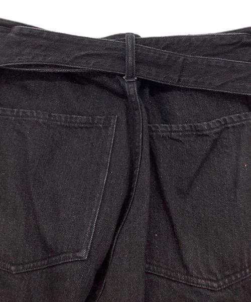 COMOLI（コモリ）COMOLI (コモリ) ベルテッドデニムパンツ ブラック サイズ:1の古着・服飾アイテム