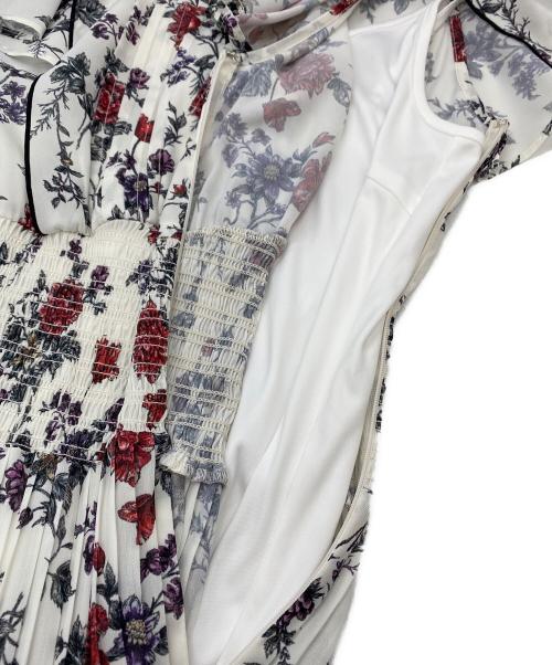 Snidel（スナイデル）Snidel (スナイデル) ウエストシャーリングプリーツワンピース ホワイト サイズ:SIZE 00の古着・服飾アイテム