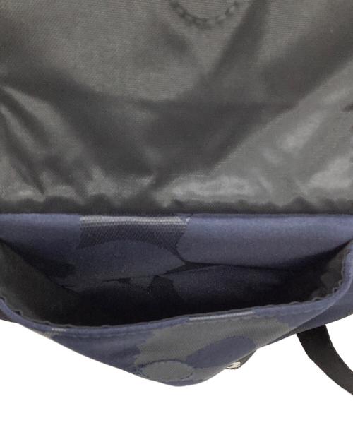 marimekko（マリメッコ）marimekko (マリメッコ) リュック Everything Backpack L Unikko ネイビー サイズ:Freeの古着・服飾アイテム