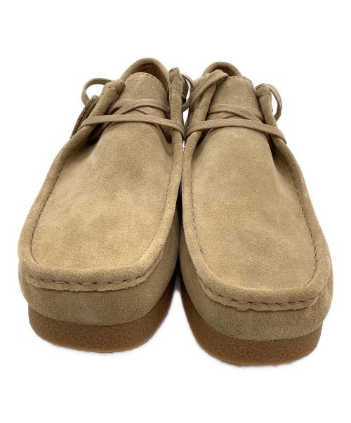 CLARKS（クラークス）CLARKS (クラークス) WallabeeEVO ダークサンドスエード サイズ:SIZE UK9 未使用品の古着・服飾アイテム