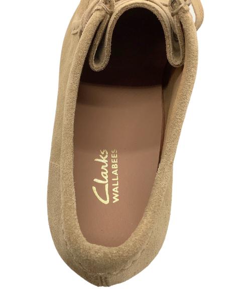 CLARKS（クラークス）CLARKS (クラークス) WallabeeEVO ダークサンドスエード サイズ:SIZE UK9 未使用品の古着・服飾アイテム