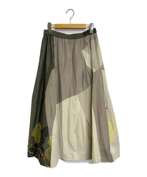 慈雨（ジウ）慈雨 (ジウ) 花刺繍ギャザースカート グレー サイズ:SIZE 40の古着・服飾アイテム