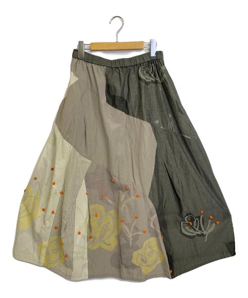 慈雨（ジウ）慈雨 (ジウ) 花刺繍ギャザースカート グレー サイズ:SIZE 40の古着・服飾アイテム