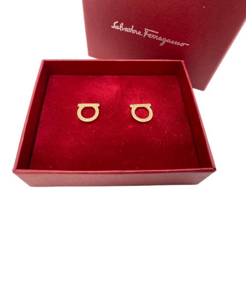 Salvatore Ferragamo（サルヴァトーレ フェラガモ）Salvatore Ferragamo (サルヴァトーレ フェラガモ) ガンチーニクリスタルピアス ゴールドの古着・服飾アイテム