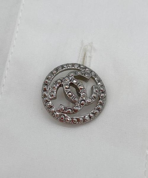 CHANEL（シャネル）CHANEL (シャネル) ココマークボタンウエストボーン入り長袖ブラウス ホワイト サイズ:38の古着・服飾アイテム