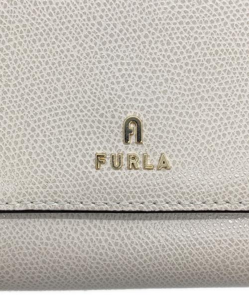 FURLA（フルラ）FURLA (フルラ) CAMELIA CHAIN WALLET グレージュの古着・服飾アイテム