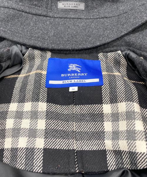BURBERRY BLUE LABEL（バーバリーロンドンブルーレーベル）BURBERRY BLUE LABEL (バーバリーロンドンブルーレーベル) メルトントレンチケープ グレー サイズ:SIZE 38の古着・服飾アイテム