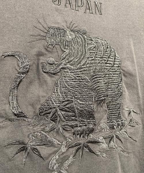 東洋エンタープライズ（トウヨウエンタープライズ）東洋エンタープライズ (トウヨウエンタープライズ) SUKA T-SHIRT EMBROIDERED “TIGER” ブラック サイズ:SIZE Mの古着・服飾アイテム