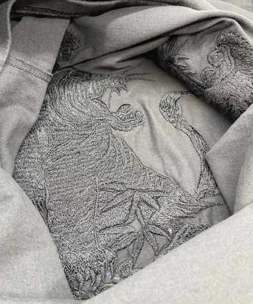 東洋エンタープライズ（トウヨウエンタープライズ）東洋エンタープライズ (トウヨウエンタープライズ) SUKA T-SHIRT EMBROIDERED “TIGER” ブラック サイズ:SIZE Mの古着・服飾アイテム
