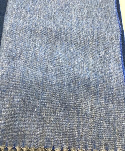 BARNEYS NEWYORK（バーニーズ・ニューヨーク）BARNEYS NEWYORK (バーニーズ・ニューヨーク) マフラー ブルーの古着・服飾アイテム