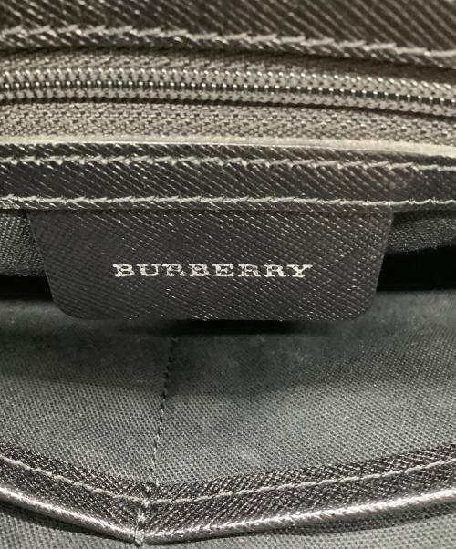 BURBERRY（バーバリー）BURBERRY (バーバリー) ショルダーバッグ ブラウンの古着・服飾アイテム