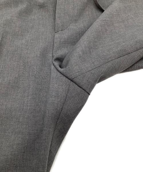 AEWEN MATOPH（イウエン マトフ）AEWEN MATOPH (イウエン マトフ) ハイウエスト ベルト フレアパンツ グレー サイズ:SIZE 38 未使用品の古着・服飾アイテム