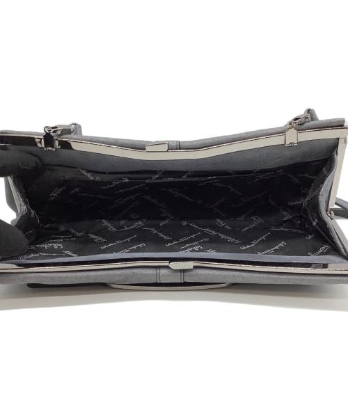 Salvatore Ferragamo（サルヴァトーレ フェラガモ）Salvatore Ferragamo (サルヴァトーレ フェラガモ) ショルダーポーチ グレーの古着・服飾アイテム