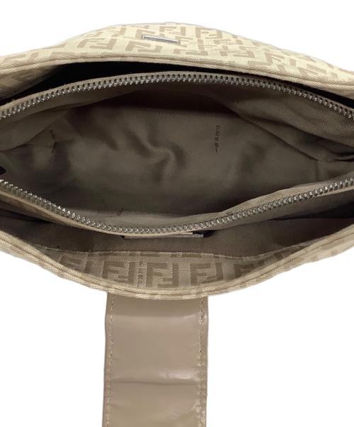 FENDI（フェンディ）FENDI (フェンディ) ショルダーバッグ ベージュの古着・服飾アイテム