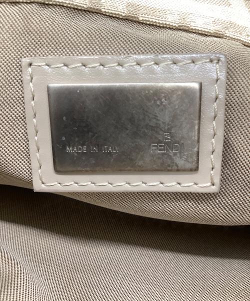 FENDI（フェンディ）FENDI (フェンディ) ショルダーバッグ ベージュの古着・服飾アイテム