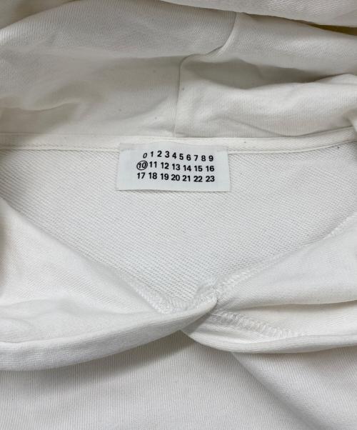 Maison Margiela（メゾンマルジェラ）Maison Margiela (メゾンマルジェラ) リフレクターロゴフーディ ホワイト サイズ:SIZE FR Mの古着・服飾アイテム